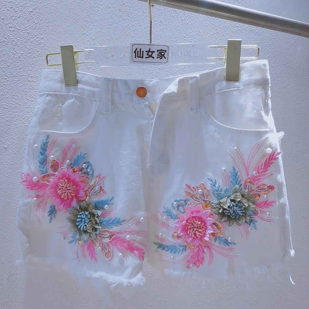 Embroidery Jeans Sakura - Celana Pendek Denim Musim Panas Wanita