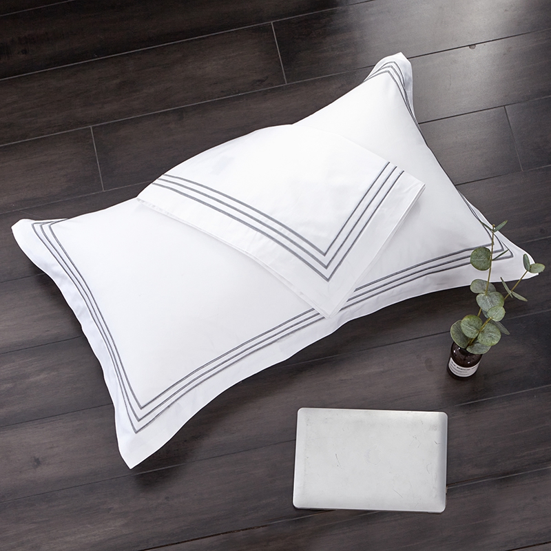 2 Buah/Set Sarung Bantal Hotel - Embroidery In Egypt ulasan dan harga