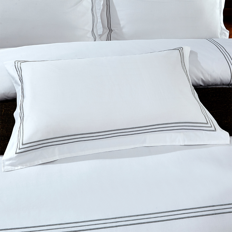 2 Buah/Set Sarung Bantal Hotel - Embroidery In Egypt ulasan dan harga