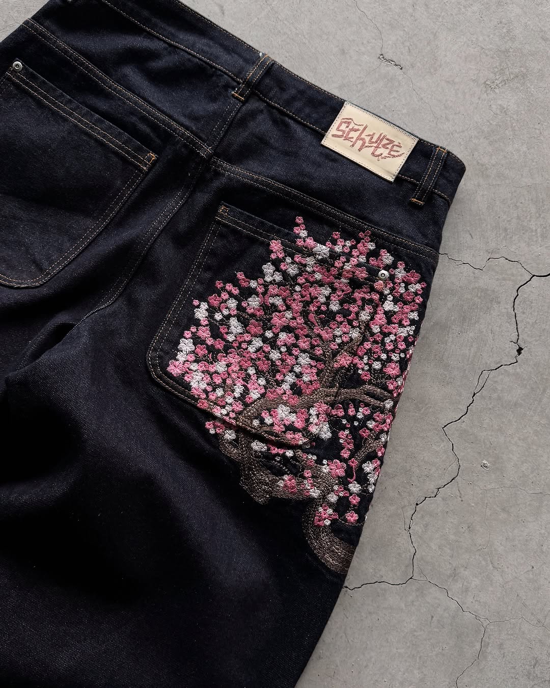 Celana Jeans Pria Bordir Sakur - Embroidery Jeans Sakura ulasan dan harga